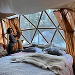 Lyxtält Private Jacuzzi Igloo Bedroom In Aurora Lounge With Shared Sauna And Pet Friendly