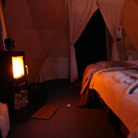 Private Jacuzzi Igloo Bedroom In Aurora Lounge With Shared Sauna And Pet Friendly *