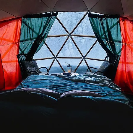 Private Jacuzzi Igloo Bedroom In Aurora Lounge With Shared Sauna And Pet Friendly רובניימי