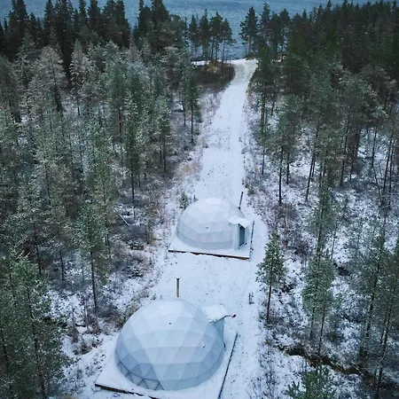 Private Jacuzzi Igloo Bedroom In Aurora Lounge With Shared Sauna And Pet Friendly Luxury tent *