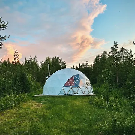 Private Jacuzzi Igloo Bedroom In Aurora Lounge With Shared Sauna And Pet Friendly