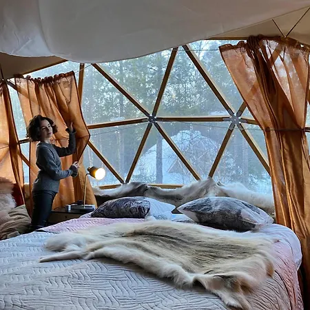אוהל מפואר Aurora Igloo Fireplace-heated Tents In A Secret Forest With Private Jacuzzi And Shared Sauna Bathroom And Dog Friendly