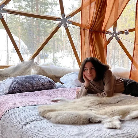 Private Jacuzzi Igloo Bedroom In Aurora Lounge With Shared Sauna And Pet Friendly *