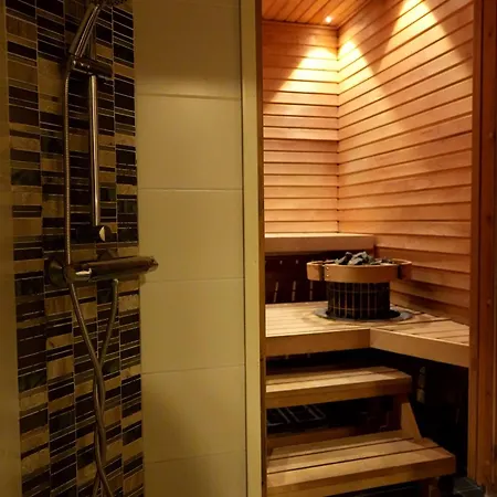 Luksustelt Private Jacuzzi Igloo Bedroom In Aurora Lounge With Shared Sauna And Pet Friendly Rovaniemi