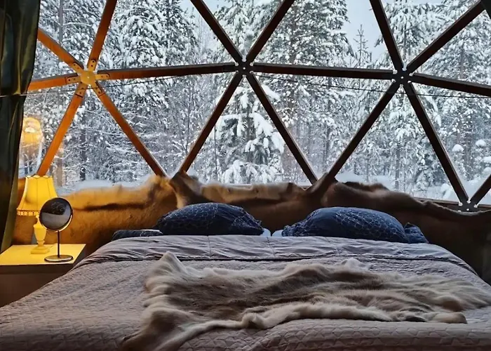 Private Jacuzzi Igloo Bedroom In Aurora Lounge With Shared Sauna And Pet Friendly Luksustelt *