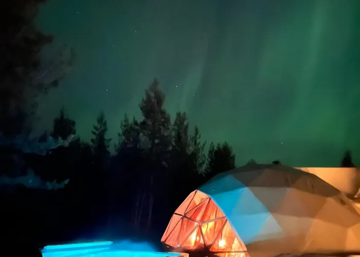 Private Jacuzzi Igloo Bedroom In Aurora Lounge With Shared Sauna And Pet Friendly Luksustelt *