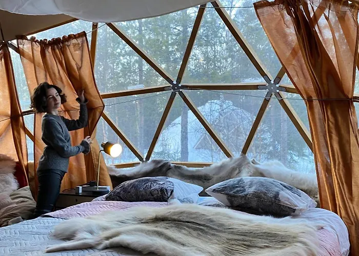 Luksustelt Private Jacuzzi Igloo Bedroom In Aurora Lounge With Shared Sauna And Pet Friendly