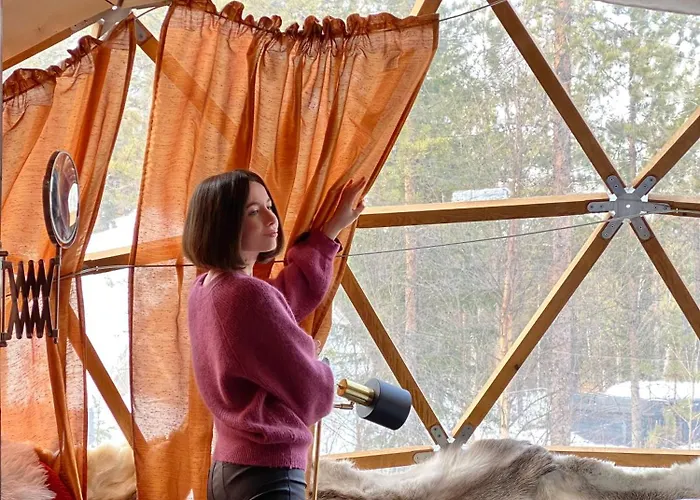 Private Jacuzzi Igloo Bedroom In Aurora Lounge With Shared Sauna And Pet Friendly Luksustelt Rovaniemi