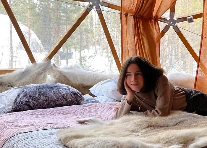 Private Jacuzzi Igloo Bedroom In Aurora Lounge With Shared Sauna And Pet Friendly *