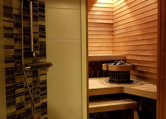 Luksustelt Private Jacuzzi Igloo Bedroom In Aurora Lounge With Shared Sauna And Pet Friendly Rovaniemi